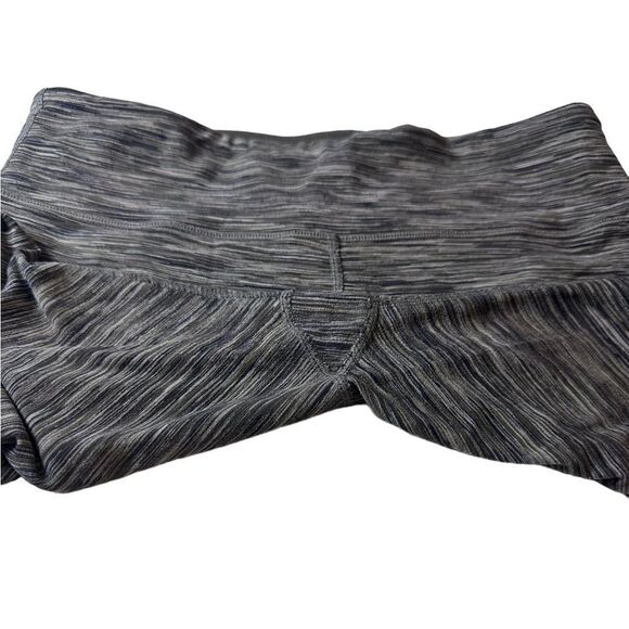 Lululemon Crop Leggings (8) - Picture 3 of 5